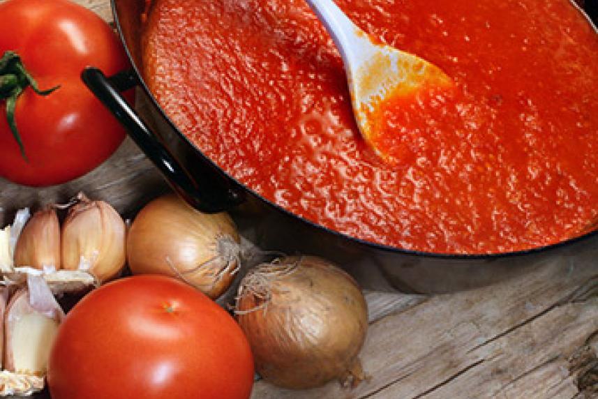 Homemade Simple Tomato Sauce