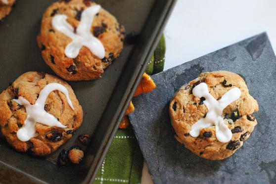 Cinnamon Hot Cross Buns